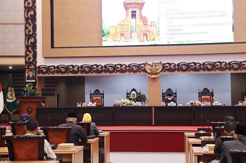 Rapat Paripurna, Bupati Mojokerto Sampaikan Nota Penjelasan Raperda Pertanggungjawaban APBD 2021