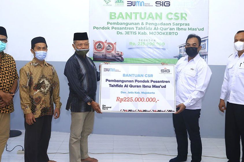 SIG Kucurkan Dana Bantuan Pembangunan Ponpes Tahfidz Al-Quran