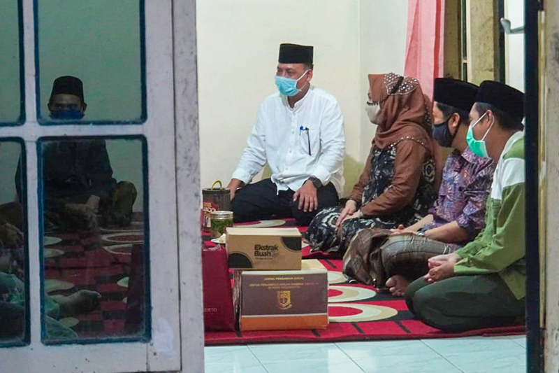 Menuju <em>New Normal, </em>Ning Ita Silaturahmi ke Pesantren