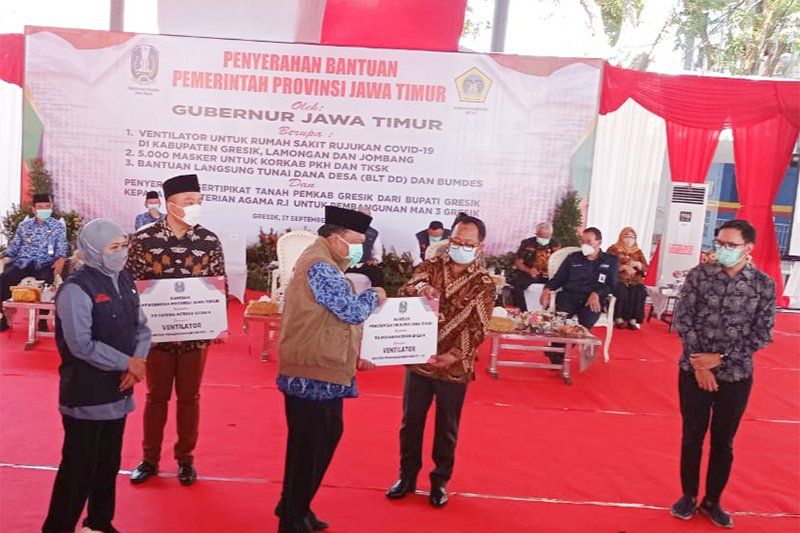 Gubernur Jatim Beri Bantuan Ventilator ke 15 Rumah Sakit Rujukan Covid-19 di Gresik