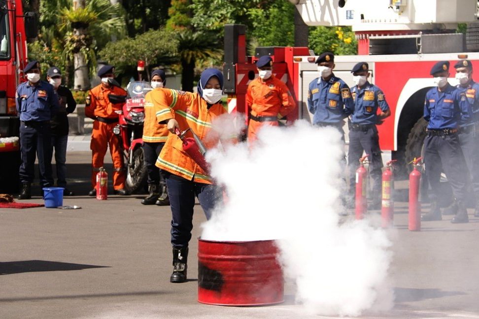 Cegah Kebakaran Saat Musim Kemarau, PMK Gelar Simulasi Pemadaman