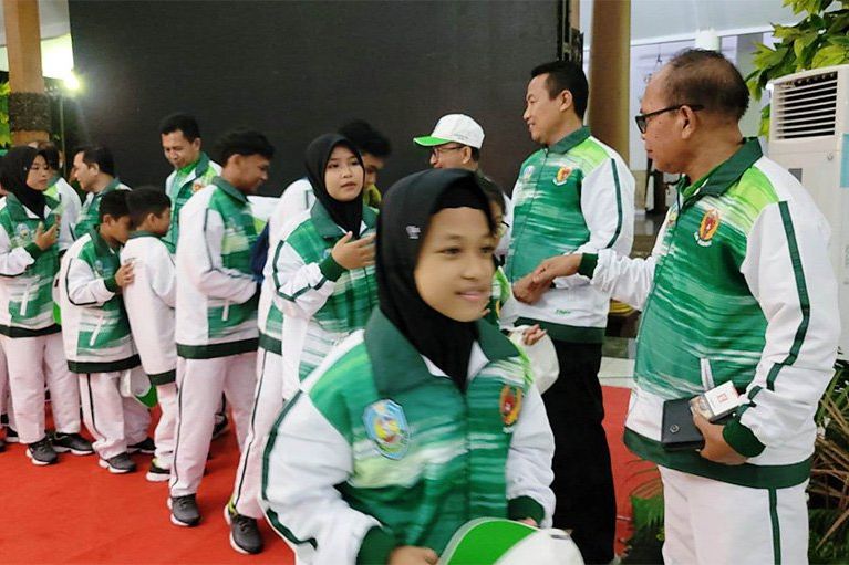 Pompa Semangat 202 Atlet Situbondo, Forkopimda Teriakan Yel "Kita Menang!”