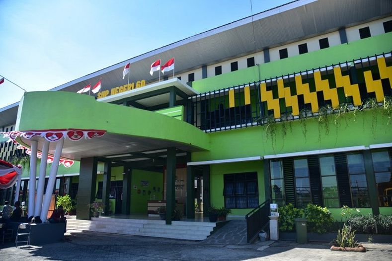 Resmikan SMPN 60 Surabaya, Risma: Sumber Daya Manusia Sangatlah Penting