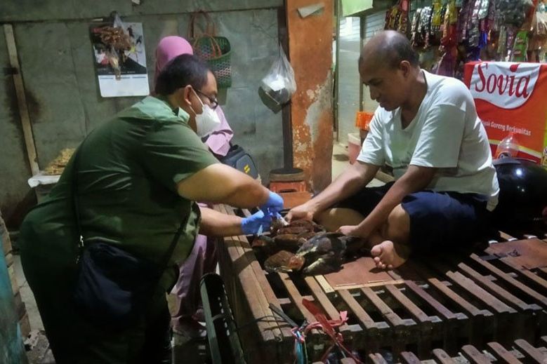 Antisipasi Flu Burung, DKPP Surabaya Ambil Sampel Unggas di Pasar
