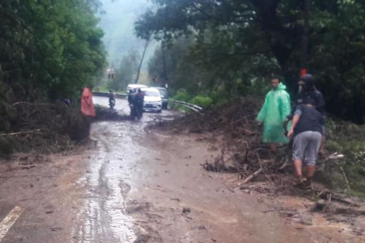 Dua Rumah di Lereng Bromo, Sukapura, Probolinggo Diterjang Longsor
