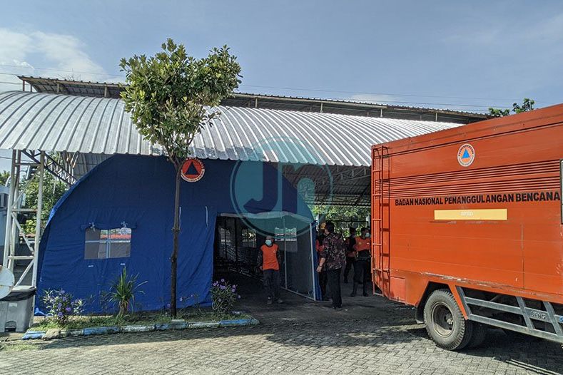 Isolasi RSUD dr Harjono Ponorogo Penuh, BPBD Dirikan Tenda Darurat untuk Pasien Covid