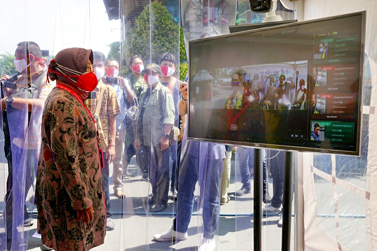 Meminimalisir Covid-19, Balai Kota Surabaya Dipasang <em>Thermal Scanner</em>