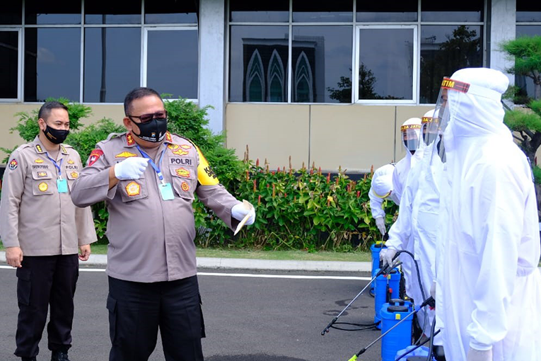 Melarikan Diri Dalam Tahap Karantina, Pasien Diburu Tim Covid-19 Hunter