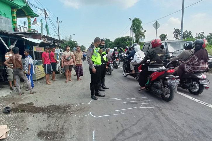 Pesepeda Angin Tewas "Dicium" Truk Tronton