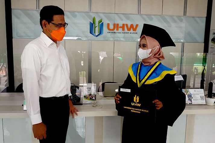 Davi Ramadani, Wisudawan Terbaik UHW Perbanas yang Sukses Kantongi Sejumlah Prestasi Membanggakan