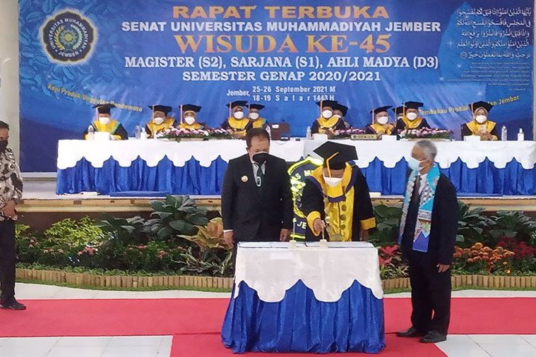 Gelar Wisuda Luring, Unmuh Jember Siap Gelar Perkuliahan Tatap Muka Semester Depan