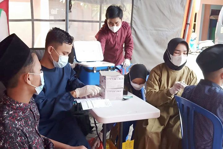 3.200 Orang di Sekolah dan Pesantren Banyuwangi Tervaksin dalam 5 Jam