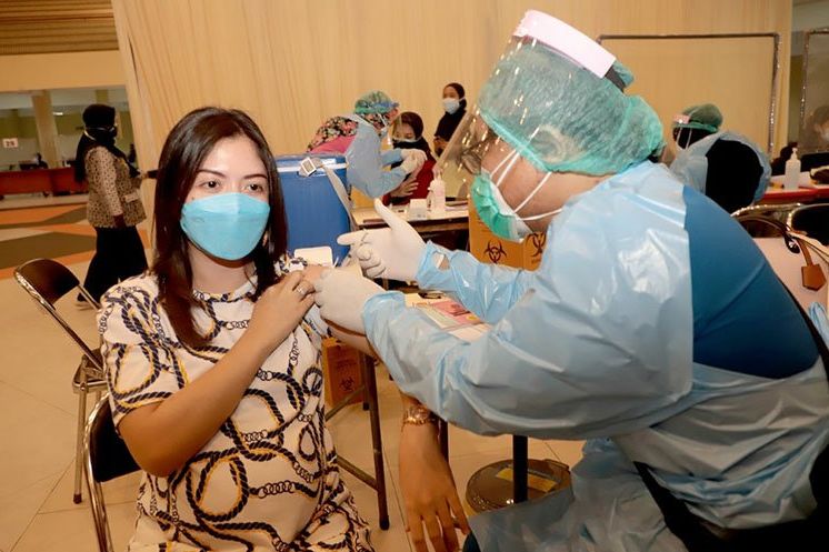 Vaksinasi Ibu Hamil di Surabaya Diberikan Setelah Trimester Pertama