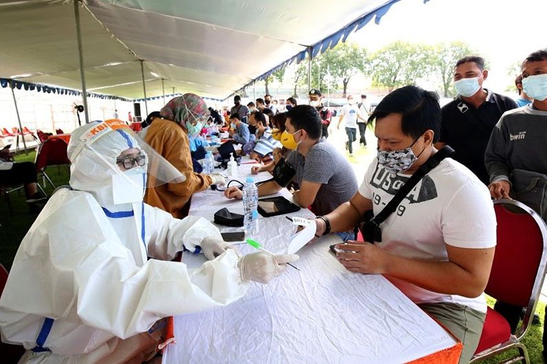 Kejar Target Sehari 50 Ribu Sasaran, Vaksinasi Massal Digelar di Gelora 10 November