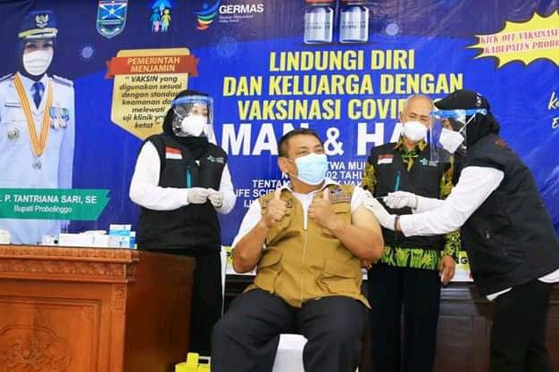 Pejabat dan Tokoh Publik Kabupaten Probolinggo Jalani Vaksinasi Covid-19