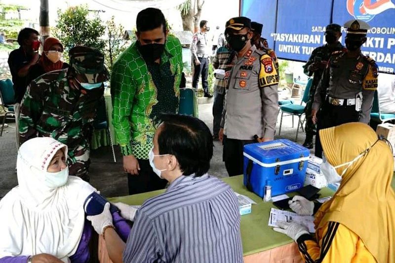 Ratusan Tunawisma Jalani Vaksinasi di TPA Bestari Probolinggo