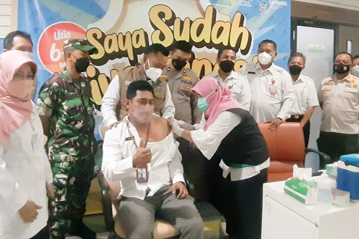Vaksin Booster Mulai Diberikan ke Masyarakat Gresik 