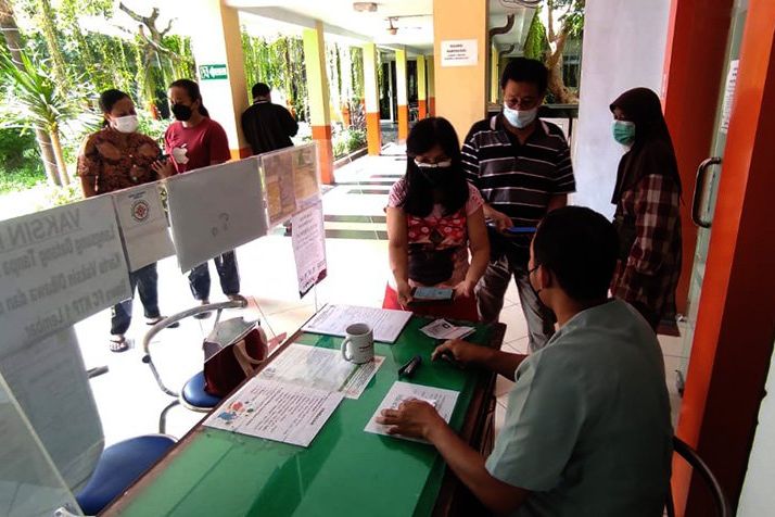 Warga Mojokerto Menolak dengan Vaksin Jenis AstraZeneca, Ini Alasannya