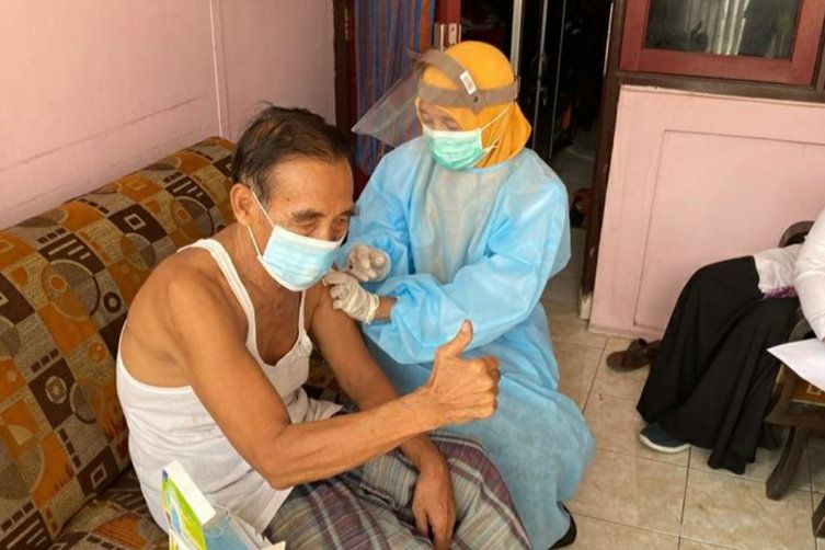 Dimulai, Vaksinasi Booster Prioritaskan Lansia dan Pasien Komorbid