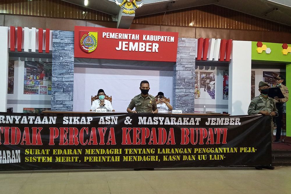 Bupati Faida Dimosi Tidak Percaya oleh Wabup-Sekda dan Ratusan ASN