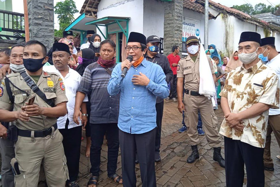 Tangis Haru Warnai Kepulangan Wabup Jember ke Rumah dan Pesantrennya di Desa