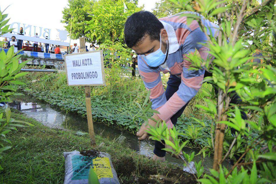 Gandeng Wartawan, Pemkot Probolinggo Percantik Taman Bundaran "Gladak Serang"