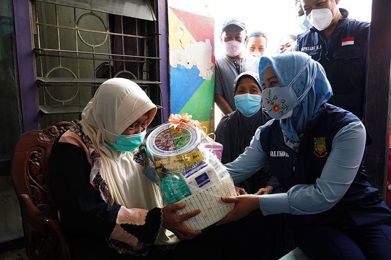 Tangis Haru Warga Kedatangan Walkot Mojokerto dalam Jumat Barokah