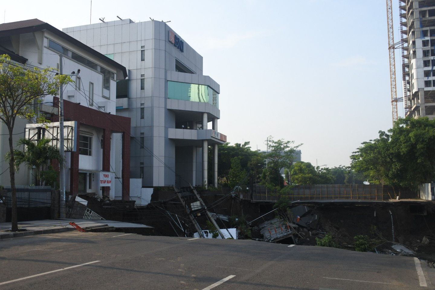 Jalan Gubeng Ambles, Polisi Telisik Unsur Kesengajaan Atau Kelalaian