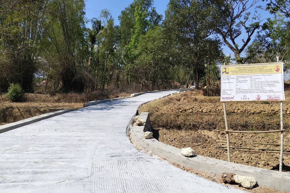 Rabat Beton PISEW Rp500 Juta di Sampang Retak