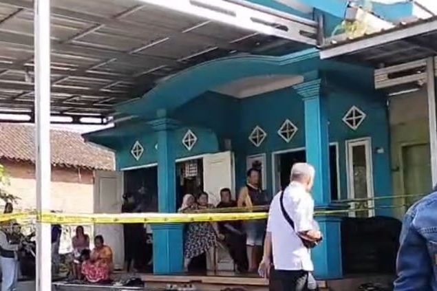 Lagi, Bayi Perempuan Diduga Dibuang di Teras Rumah Kebonagung Jember, Menangis Dini Hari