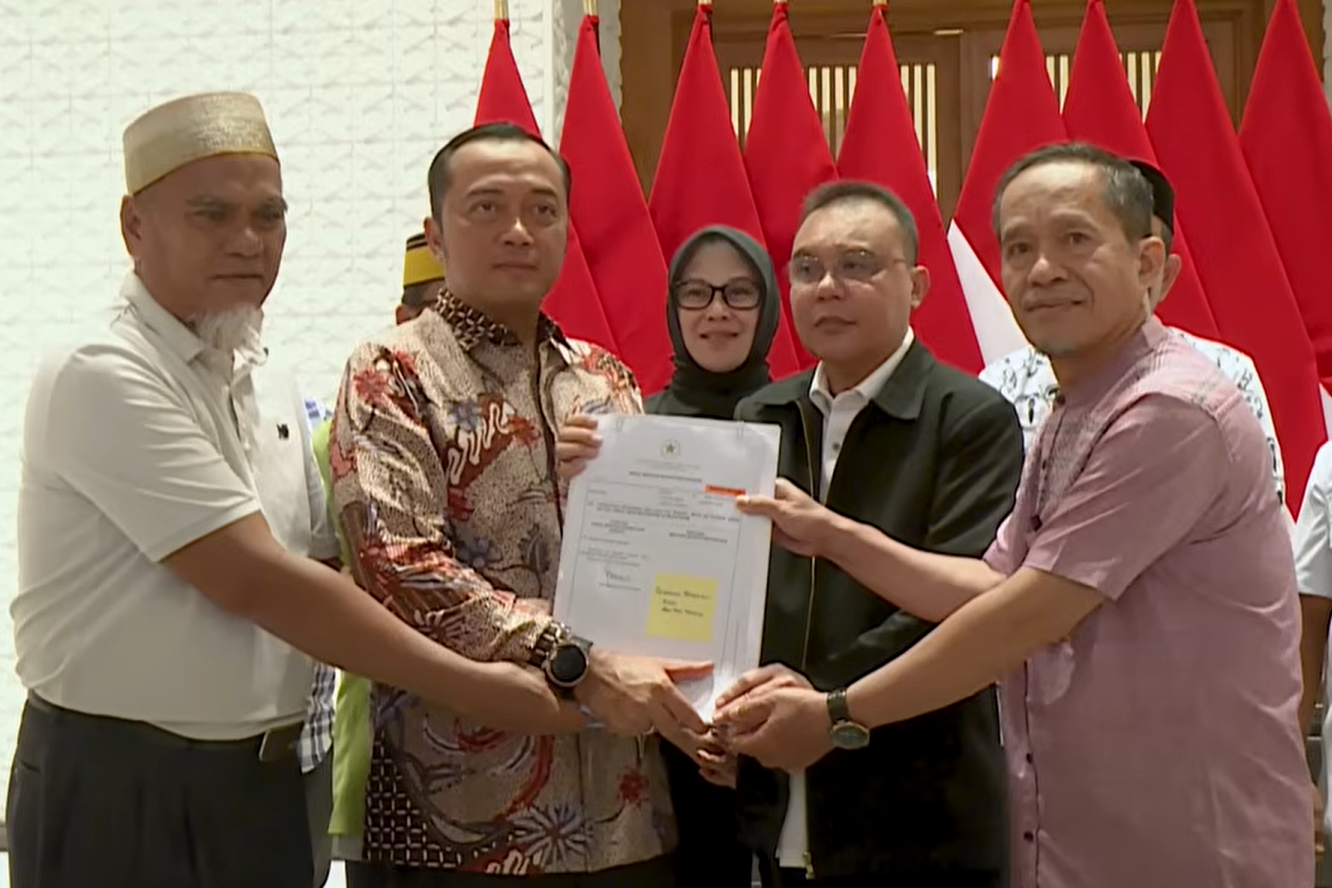 Presiden Prabowo Keluarkan Rehabilitasi, Dua Guru asal Luwu Utara Selamat dari Penjara