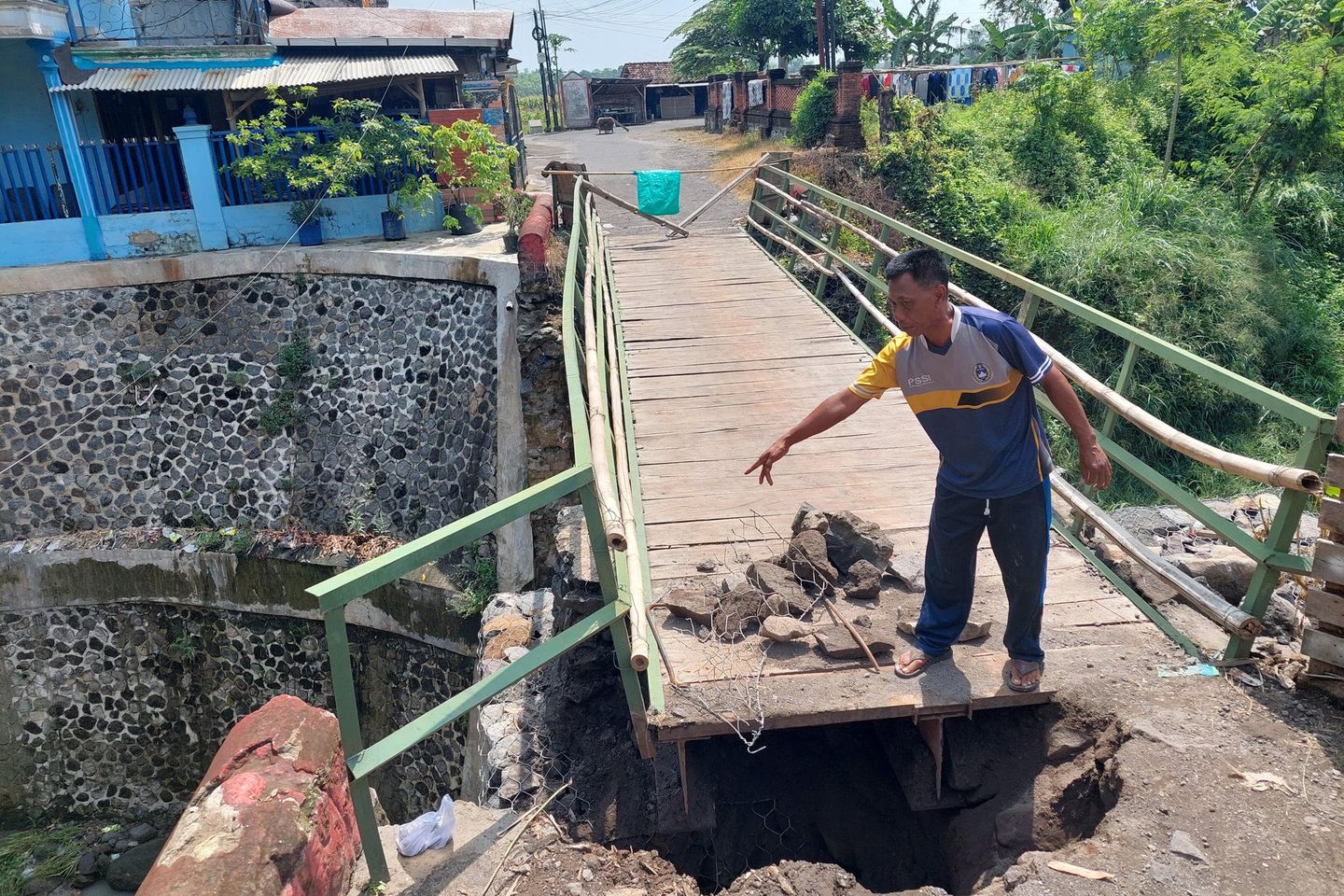 Jembatan di Kutorejo Kembali Putus, Warga Terpaksa Memutar 4 Kilometer