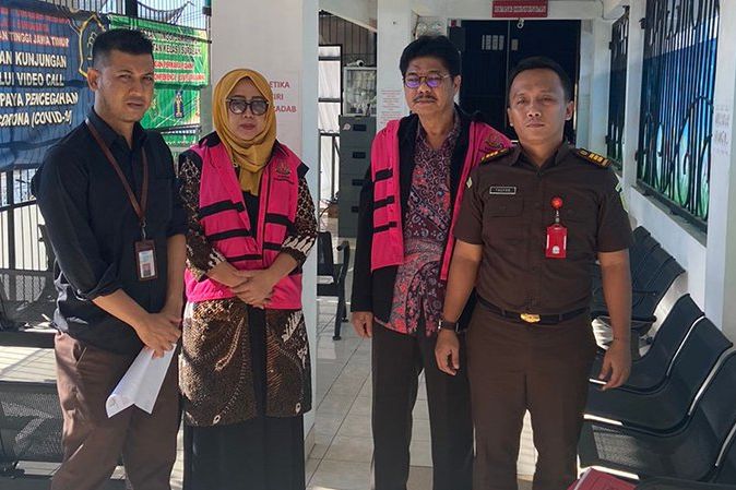 Diduga Selewengkan DAK, Mantan Kadindik Jatim Ditahan di Kejati Jatim