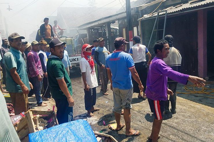 Diduga LPG Meledak, Rumah Warga Dau Malang Terbakar 