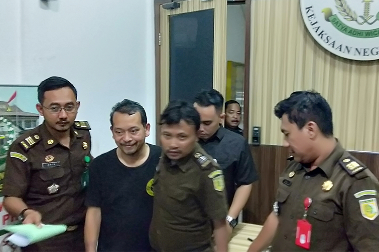 Dua Tahun Menghilang, Kejari Gresik Eksekusi Terpidana Korupsi Pegadaian