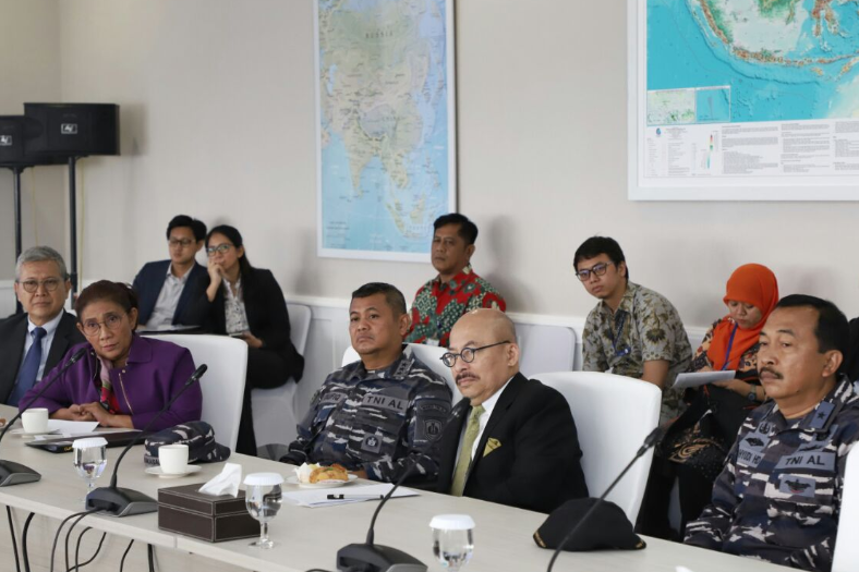 Kapal Perikanan Ilegal Berbendera Malaysia Ditangkap