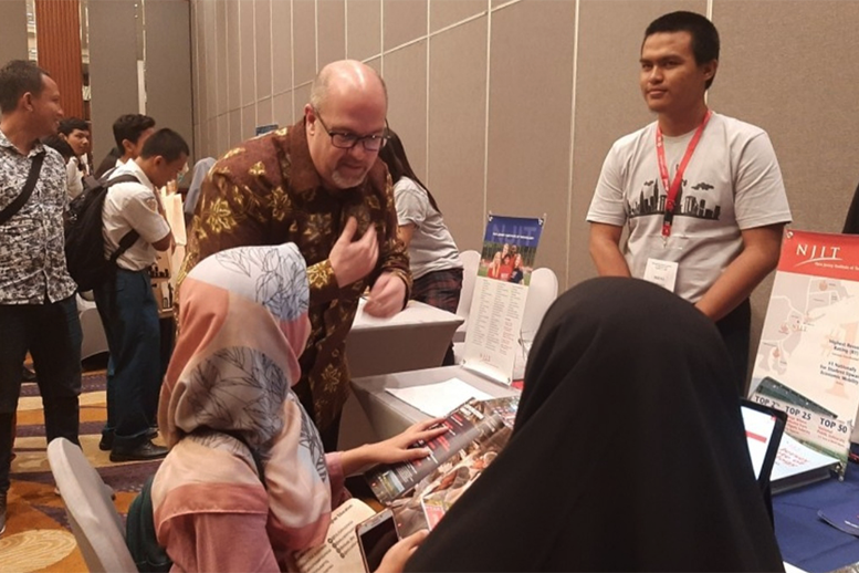 Gelar U.S. Higher Fair 2020, Konjen AS Ajak Siswa Surabaya Studi di Amerika