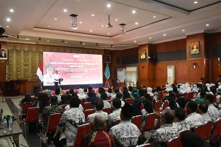 Pendidikan di Surabaya Harus Humanis, Eri Cahyadi: Agar Siswa Memiliki Rasa Hormat pada Guru