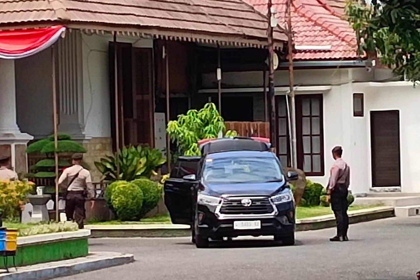 KPK Geledah Rumah Dinas Bupati dan Kantor Dinas PUPP Situbondo
