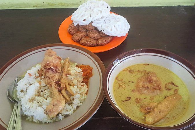 Nikmatnya Kare Ayam Kampung Legendaris Mak Ten di Pakisaji Malang, Pedasnya Huu Haa
