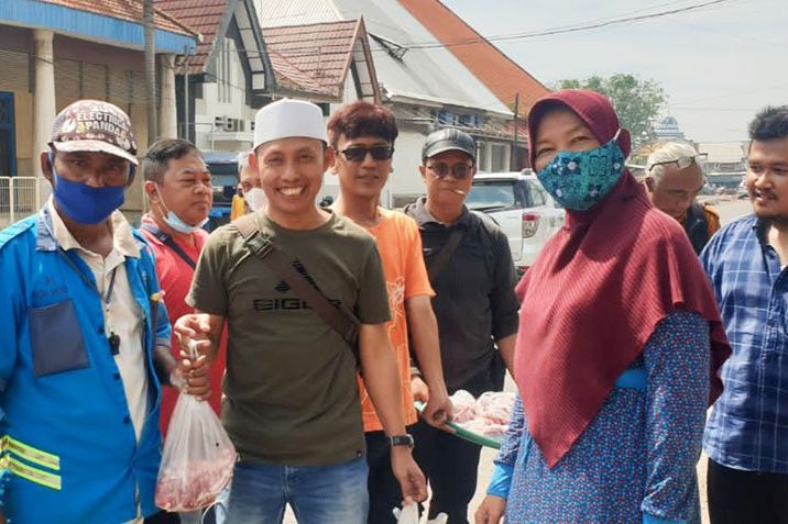 Sambut Iduladha 1443 Hijriah, Wartawan Gresik Salurkan Daging Kurban