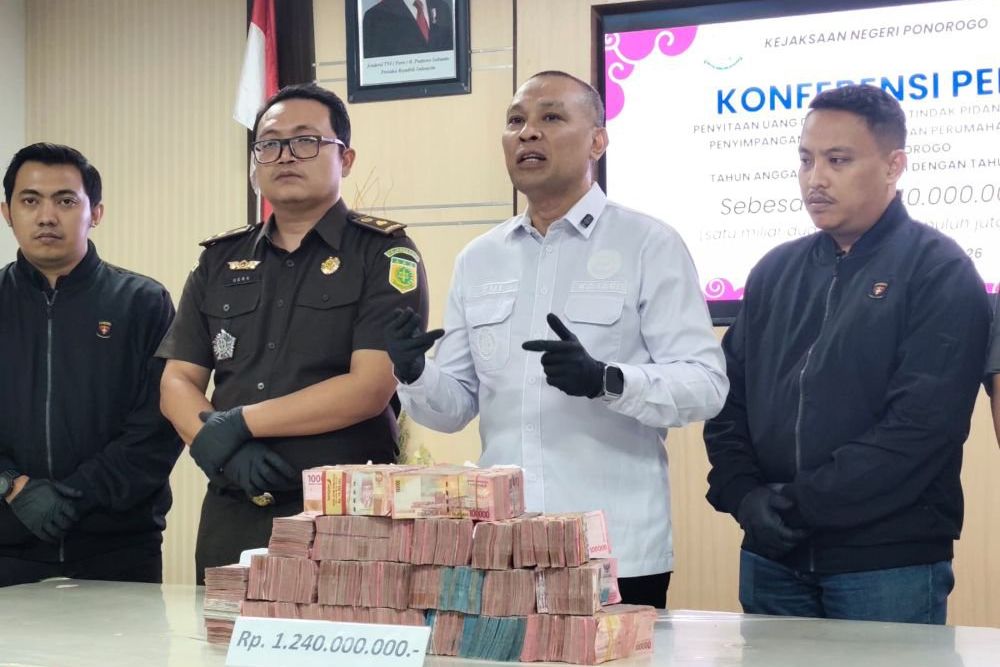Kejari Ponorogo Sita Rp1,98 Miliar dalam Kasus Tunjangan Perumahan DPRD