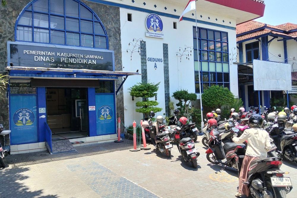 Janggal Pembatalan Seragam Olahraga Disdik Sampang