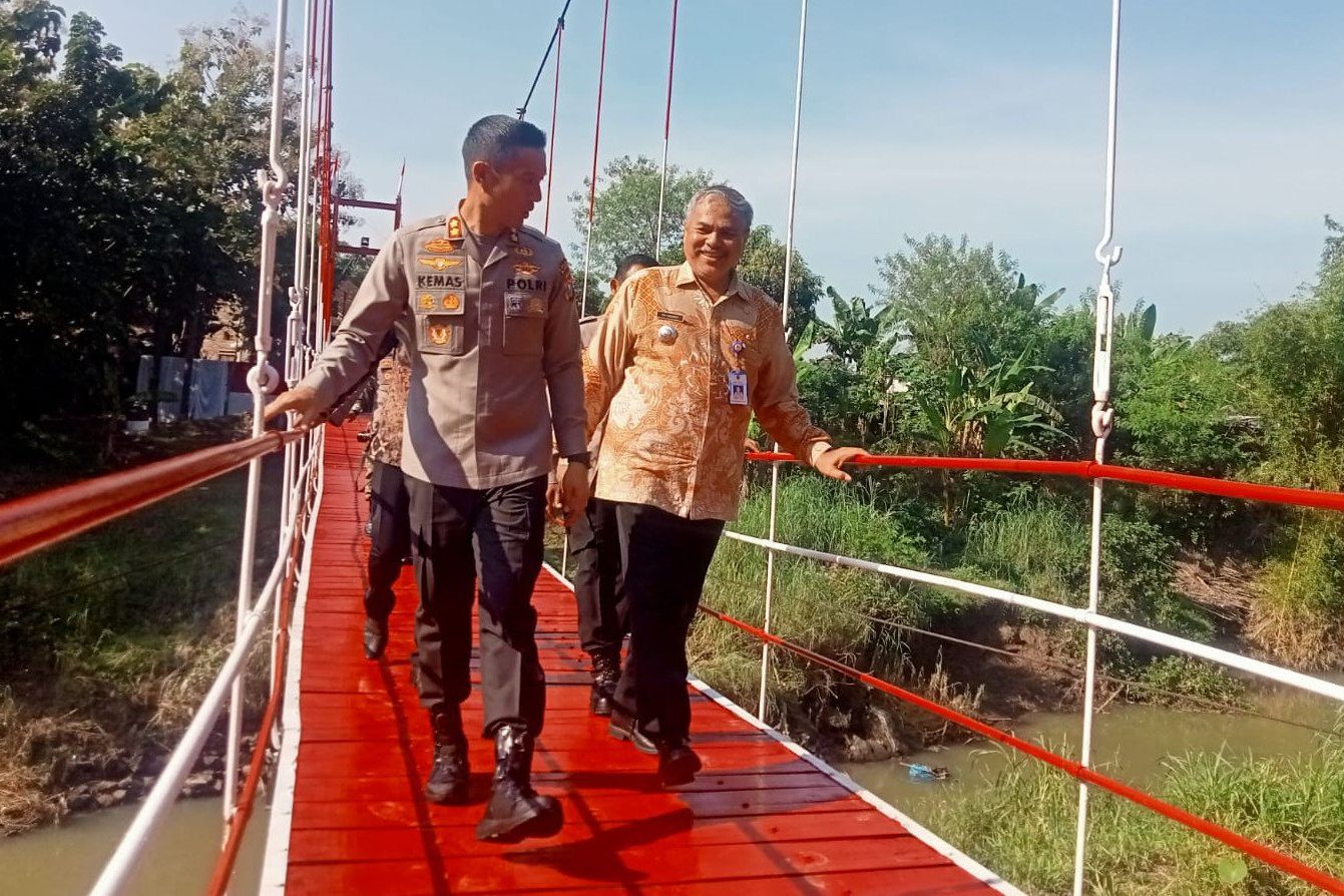 Jembatan Merah Putih Menghubungkan Tiga Kecamatan di Madiun