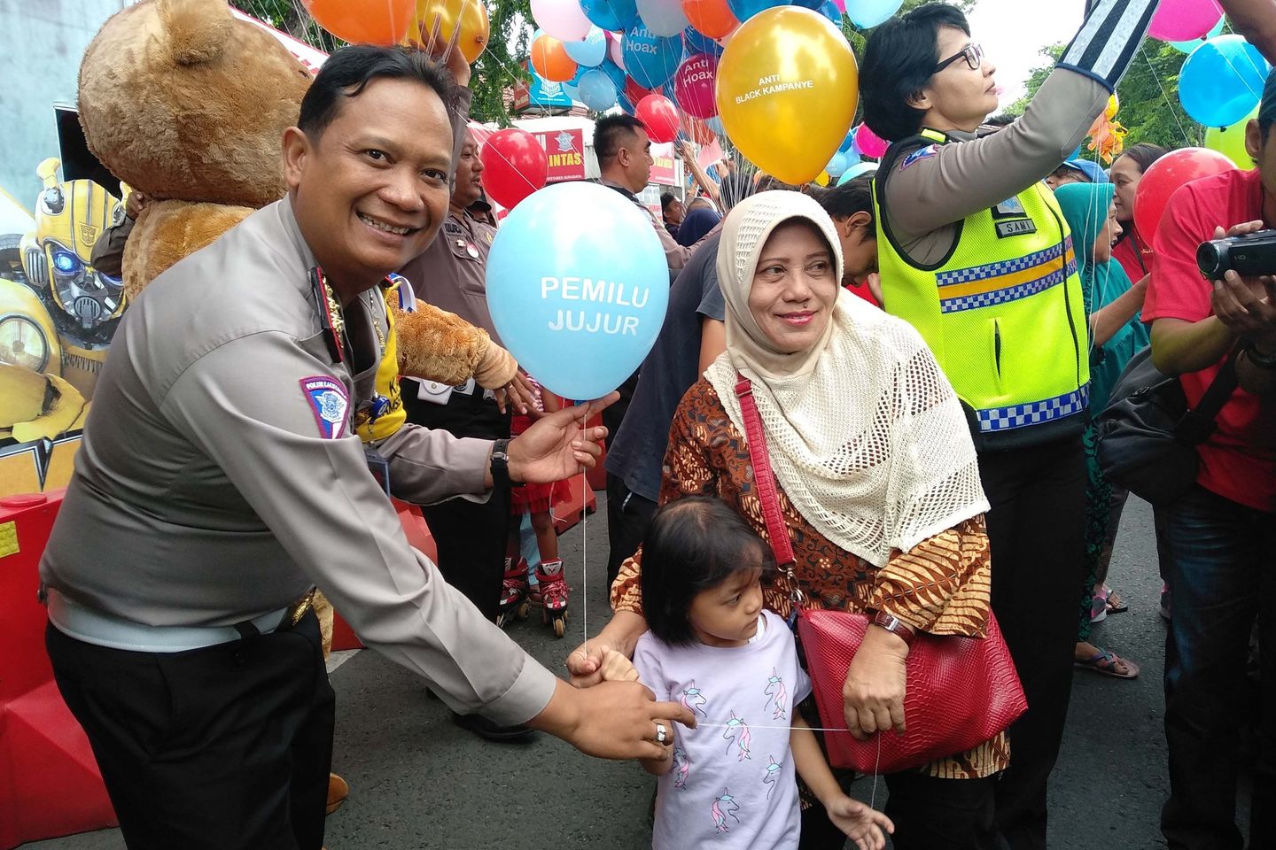 Hadang Konvoi, Polisi Jaga Ketat Perbatasan Surabaya