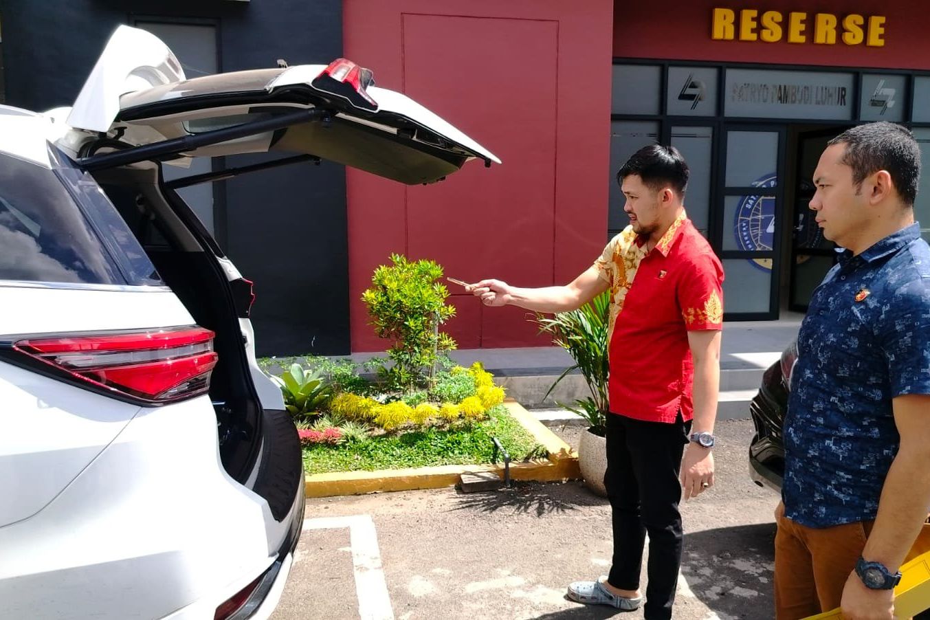 Modus Test Drive, Mobil Mewah di Showroom Jember Digondol Pencuri