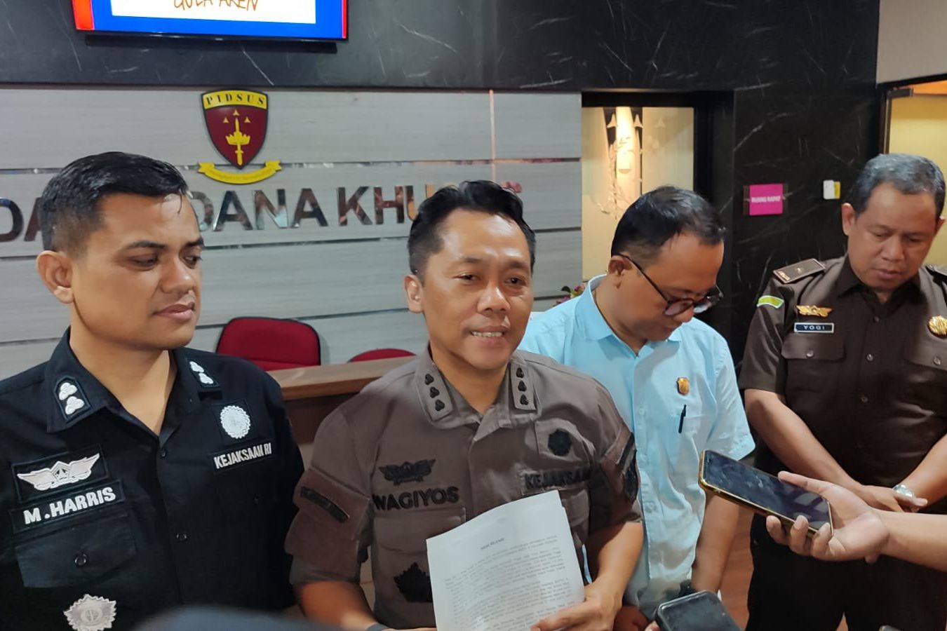 Empat Tersangka Kasus Korupsi BSPS 2024 di Sumenep Ditahan