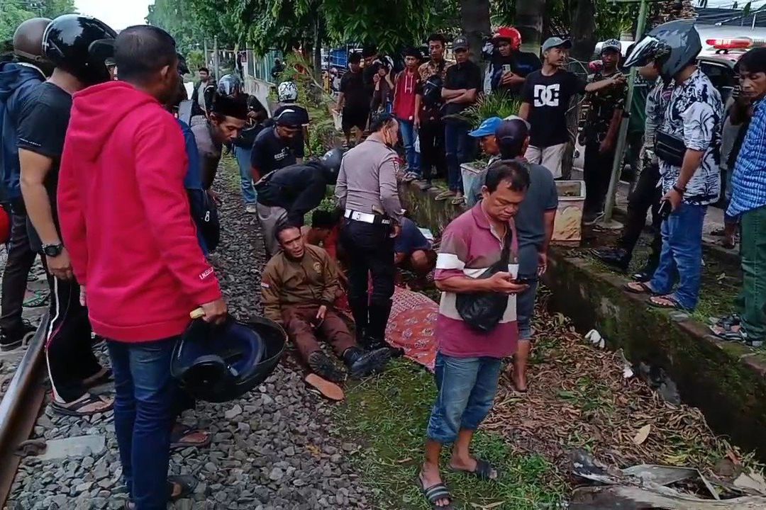 Kecelakaan Maut di Probolinggo: Motor Modifikasi Diseruduk KA Logawa
