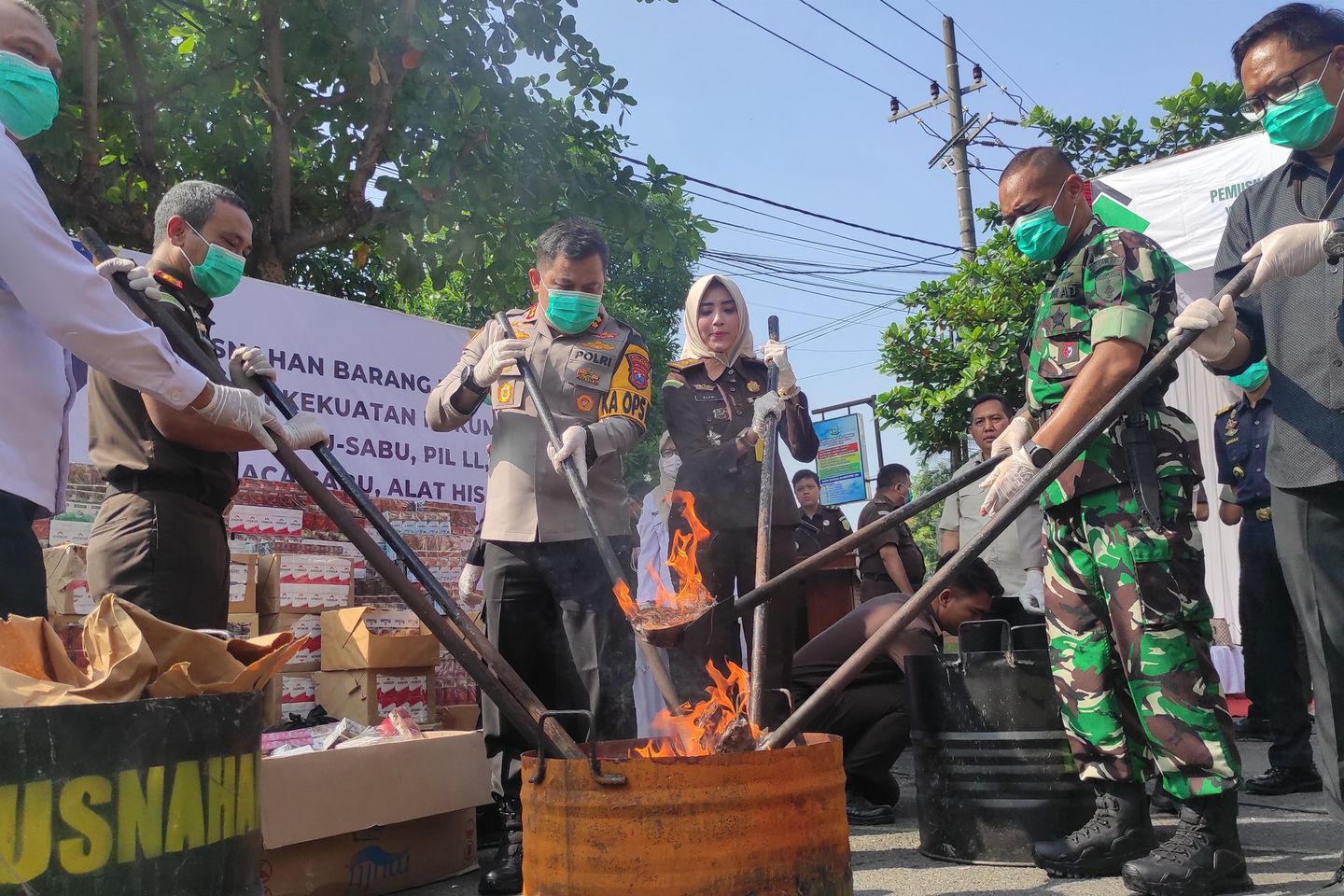 Kejari Jombang Musnahkan Barang Bukti 106 Perkara, dari Narkoba hingga Miras