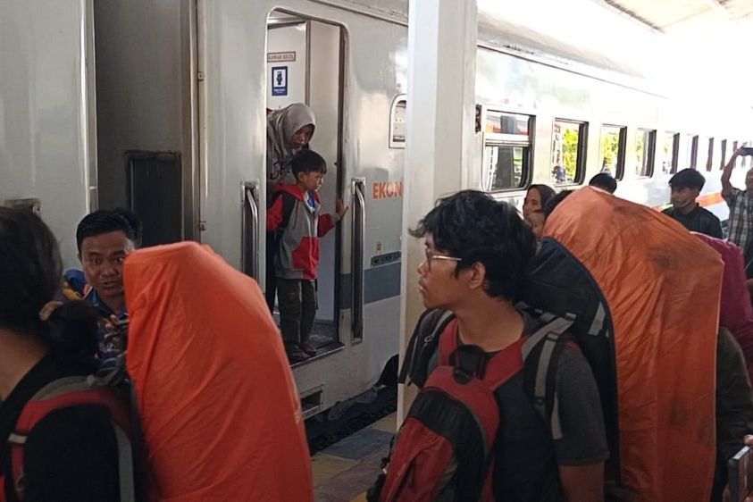 Libur Sekolah Dongkrak Penumpang KA Commuter SuPasPro